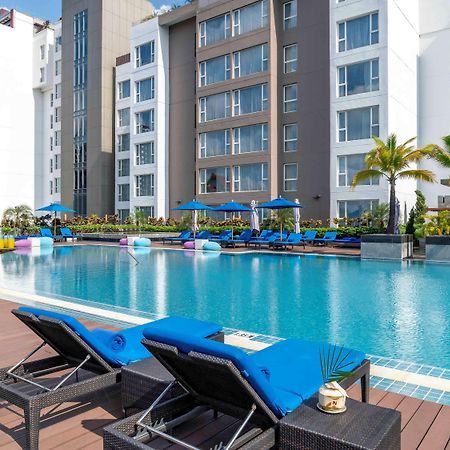 Novotel Yangon Max Екстер'єр фото