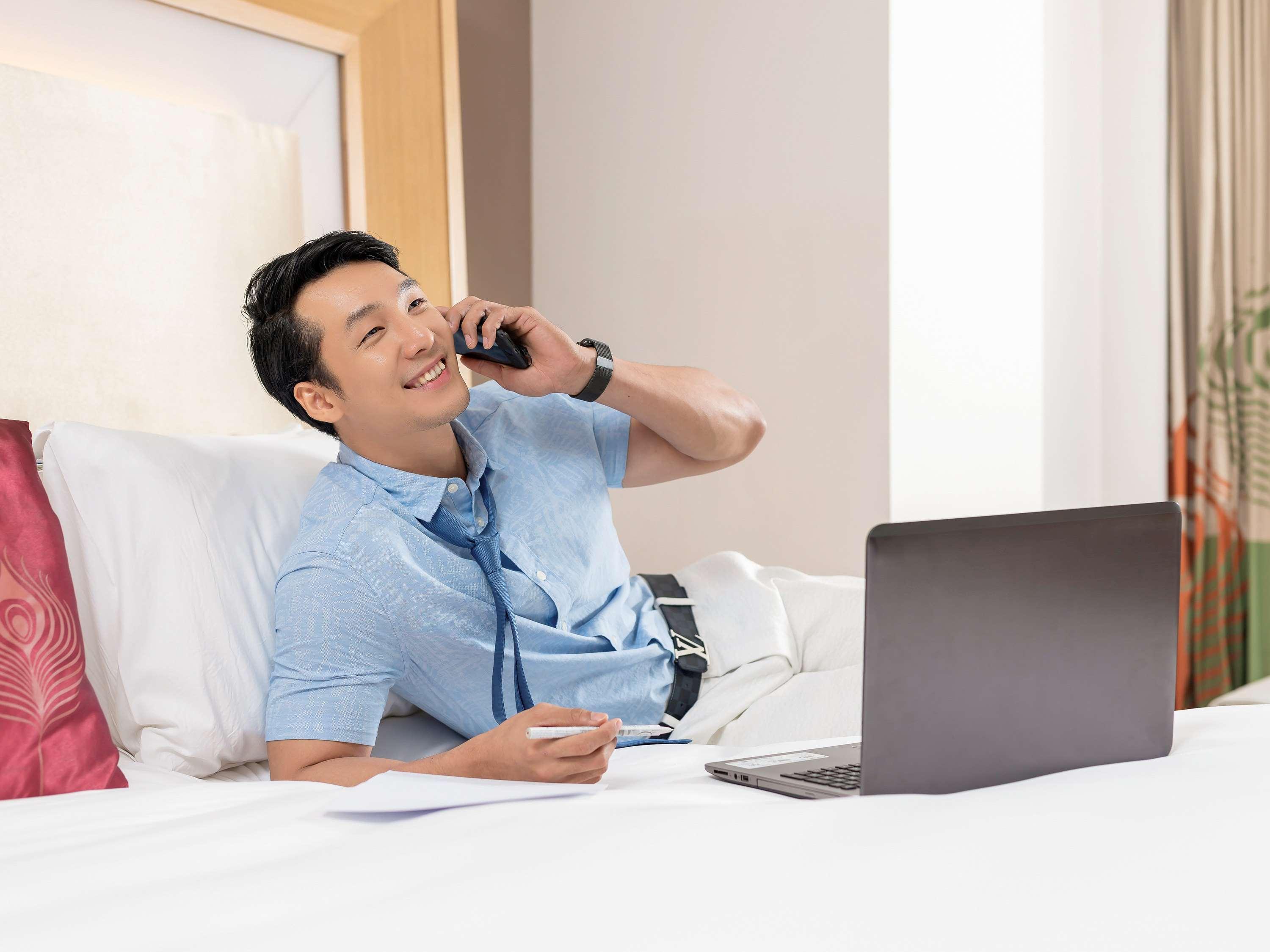 Novotel Yangon Max Екстер'єр фото