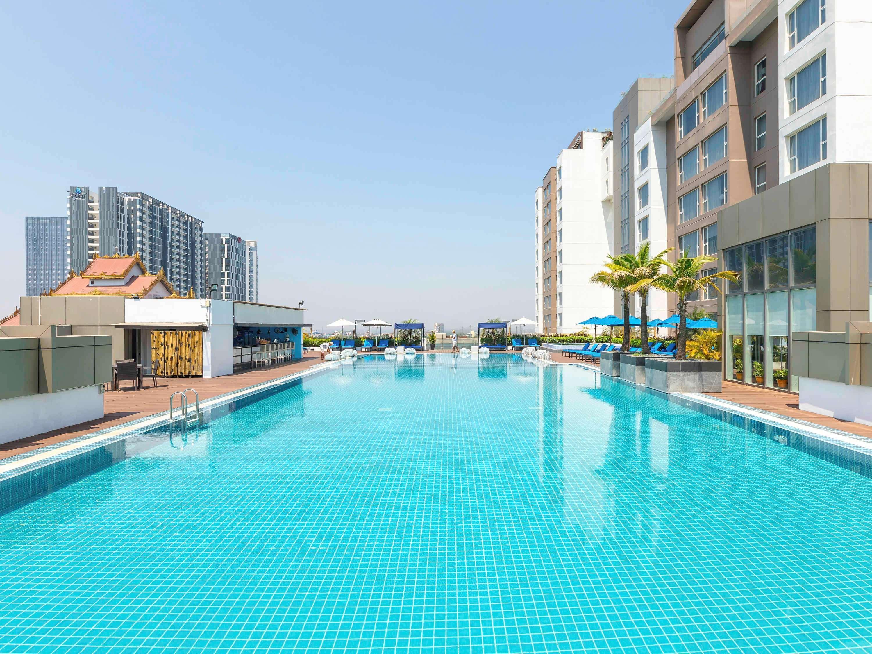 Novotel Yangon Max Екстер'єр фото