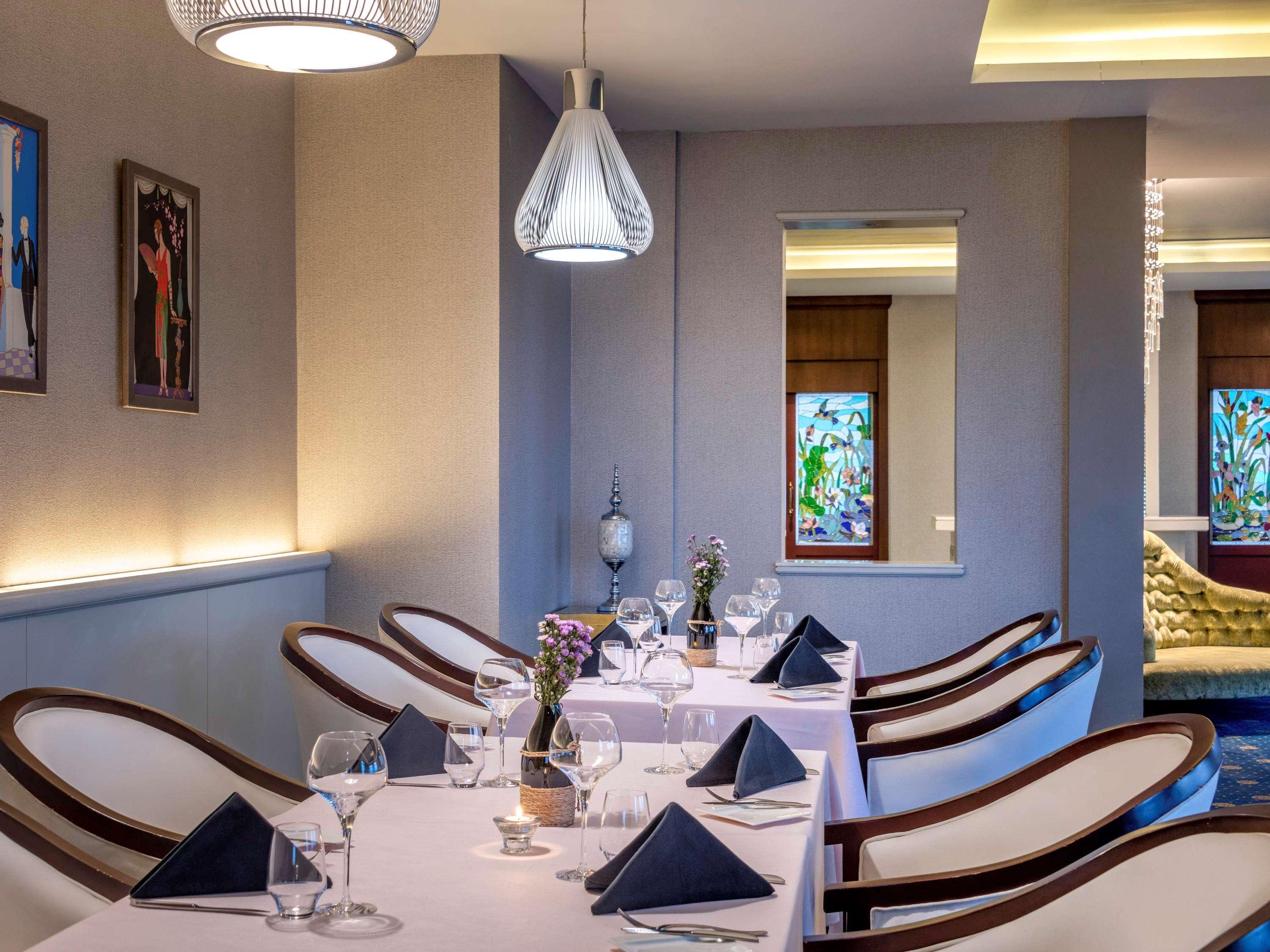 Novotel Yangon Max Екстер'єр фото