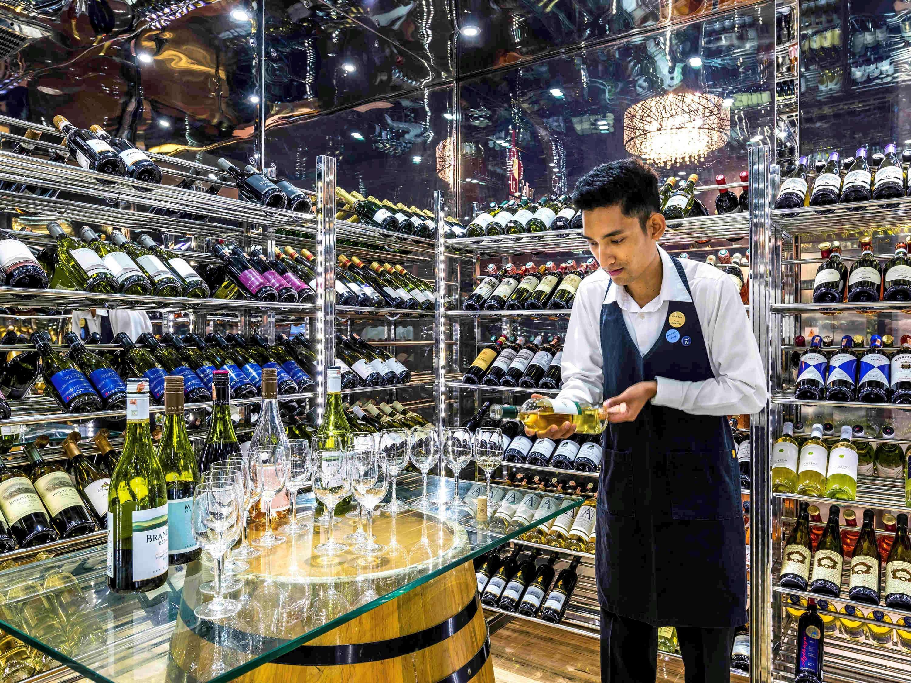 Novotel Yangon Max Екстер'єр фото