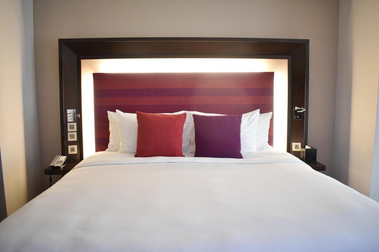 Novotel Yangon Max Екстер'єр фото