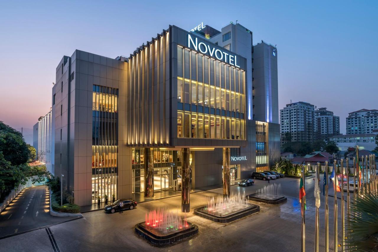 Novotel Yangon Max Екстер'єр фото
