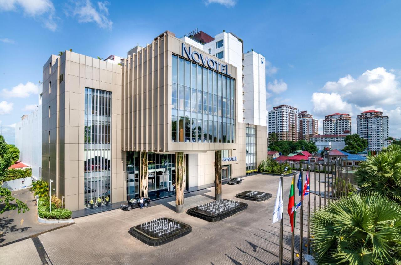Novotel Yangon Max Екстер'єр фото