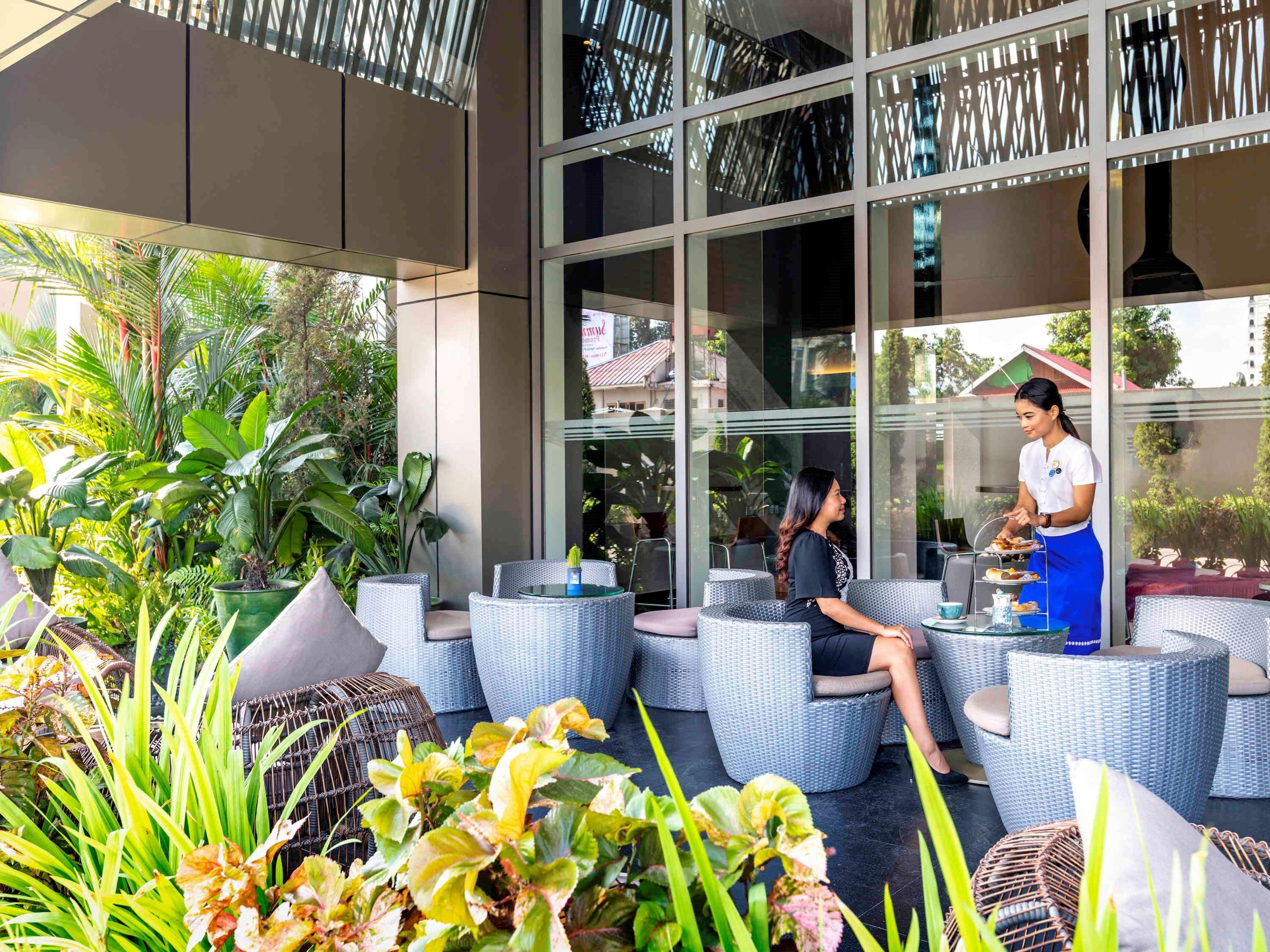 Novotel Yangon Max Екстер'єр фото