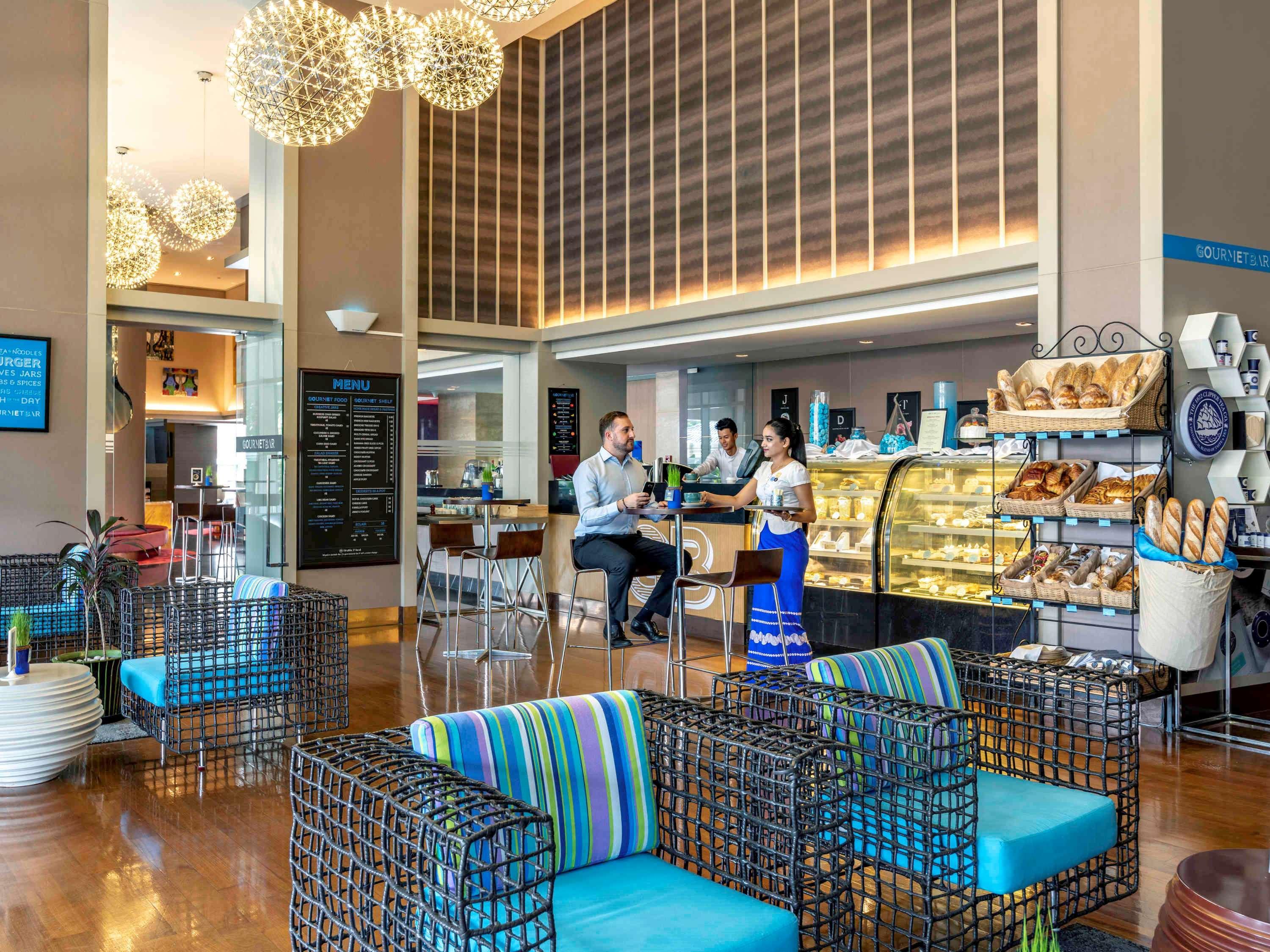 Novotel Yangon Max Екстер'єр фото