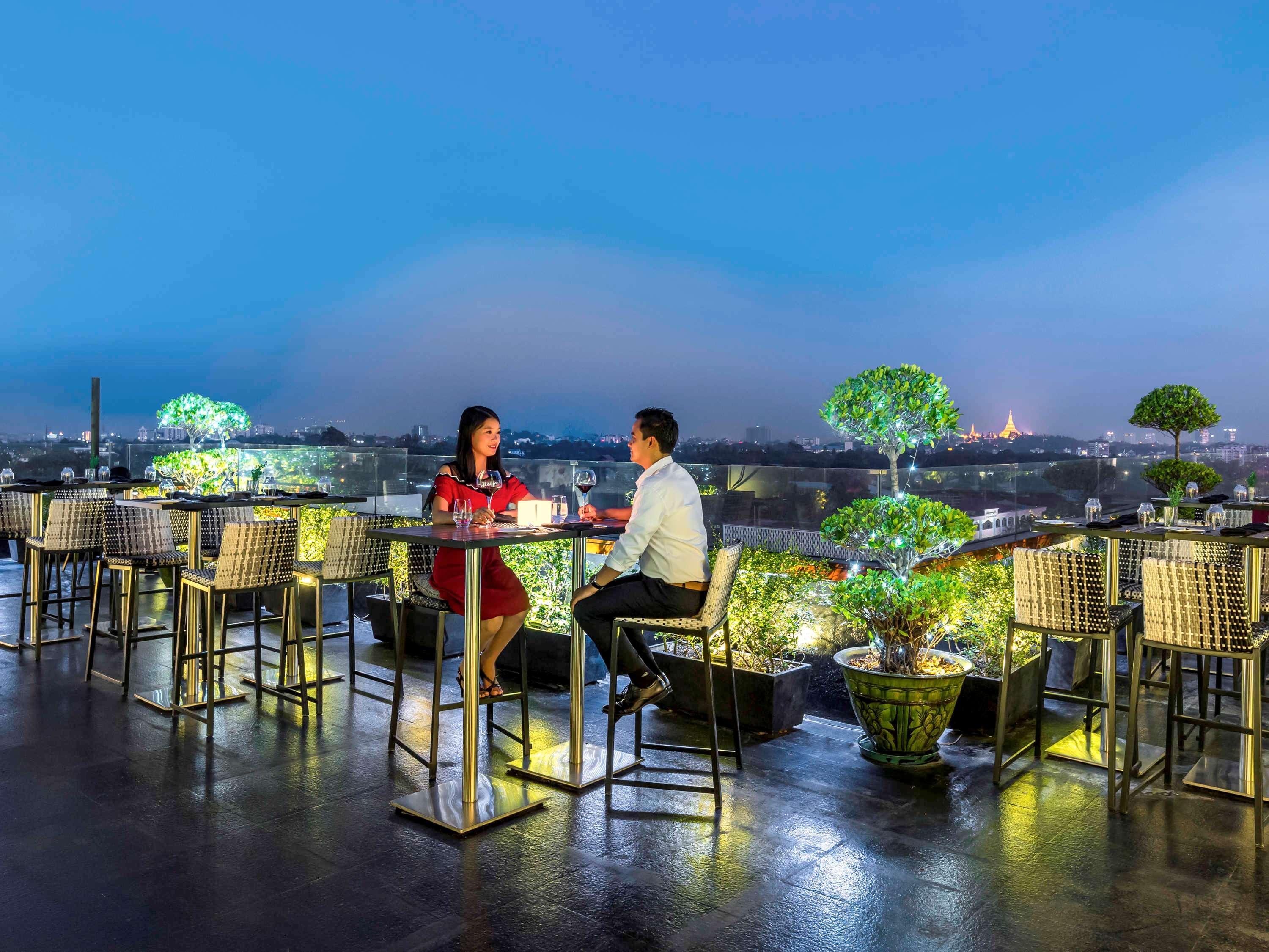 Novotel Yangon Max Екстер'єр фото