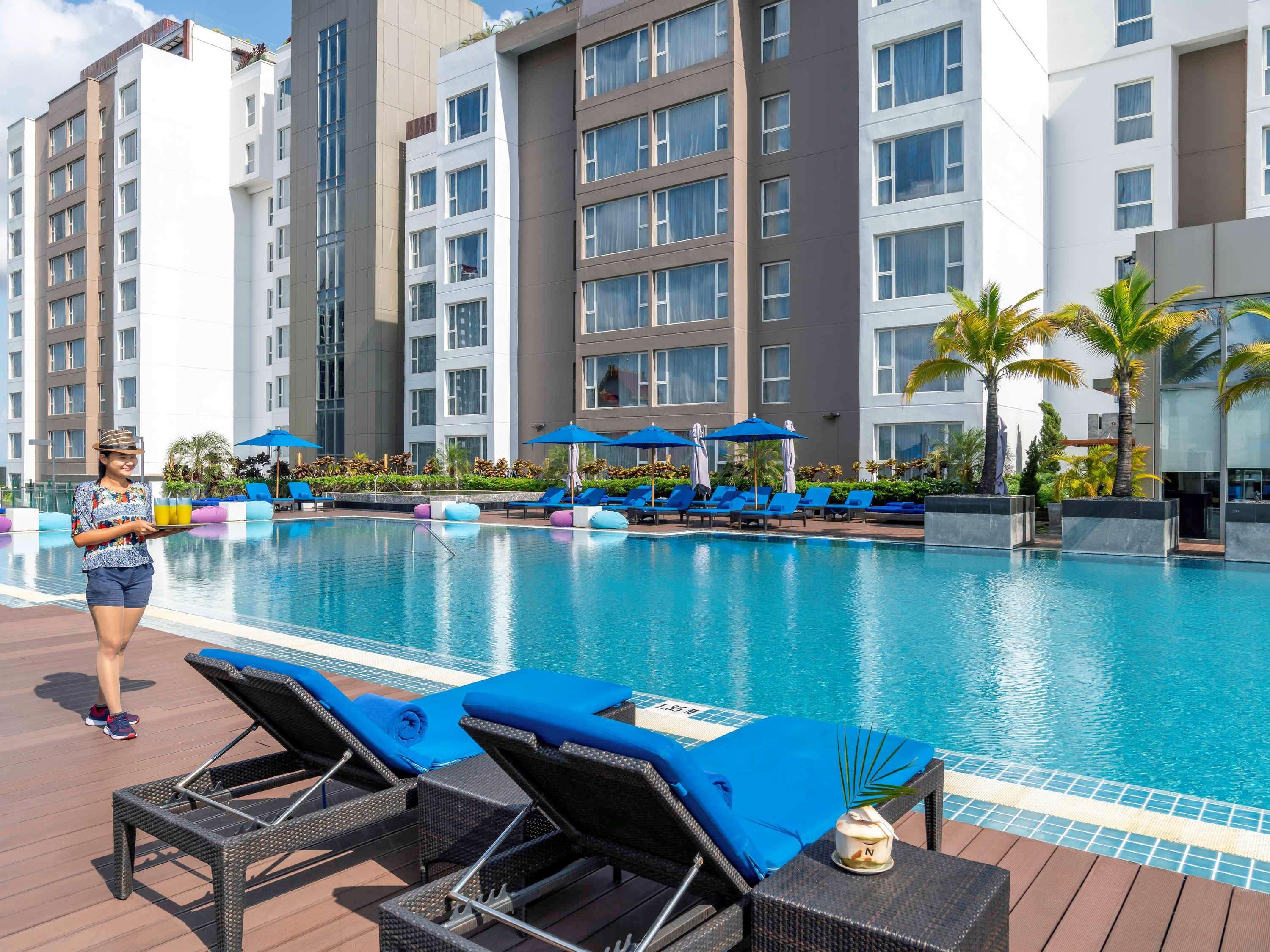 Novotel Yangon Max Екстер'єр фото