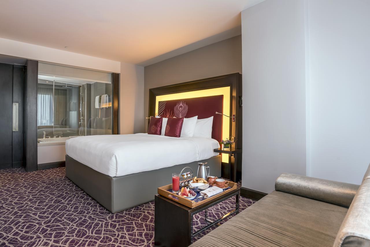 Novotel Yangon Max Екстер'єр фото