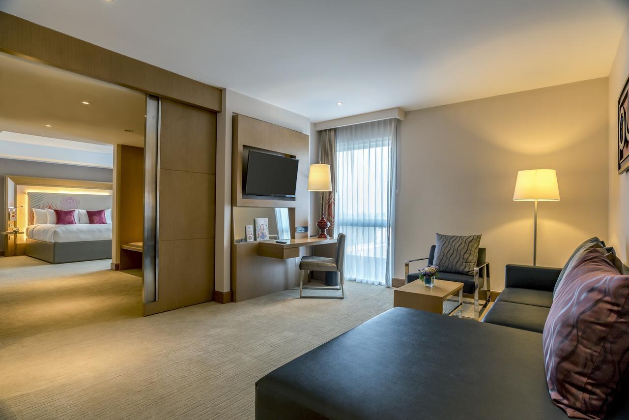 Novotel Yangon Max Екстер'єр фото