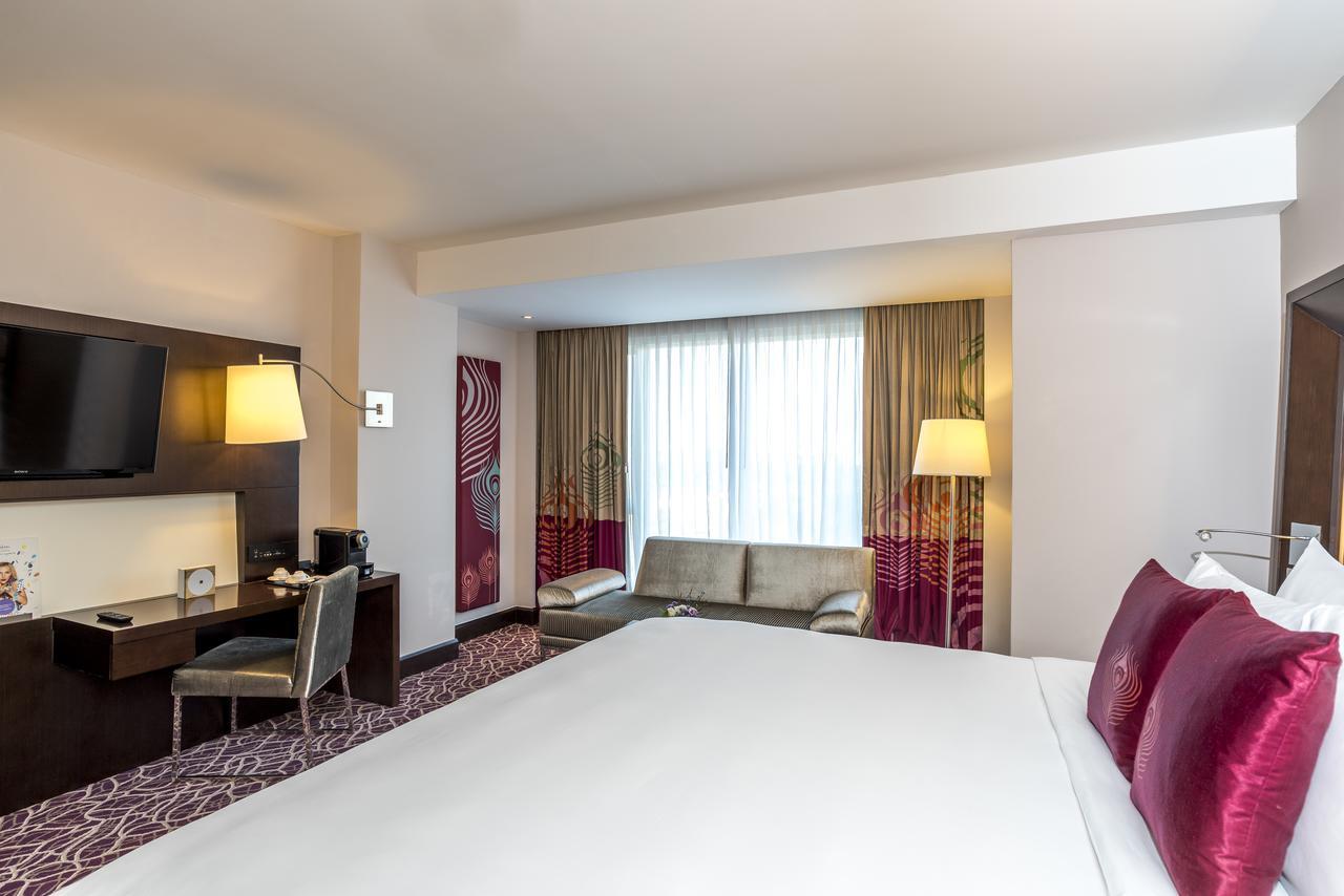 Novotel Yangon Max Екстер'єр фото