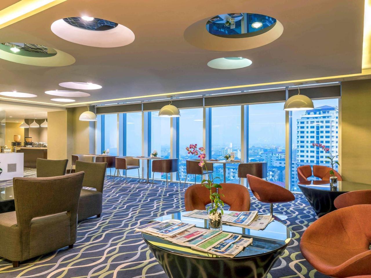 Novotel Yangon Max Екстер'єр фото